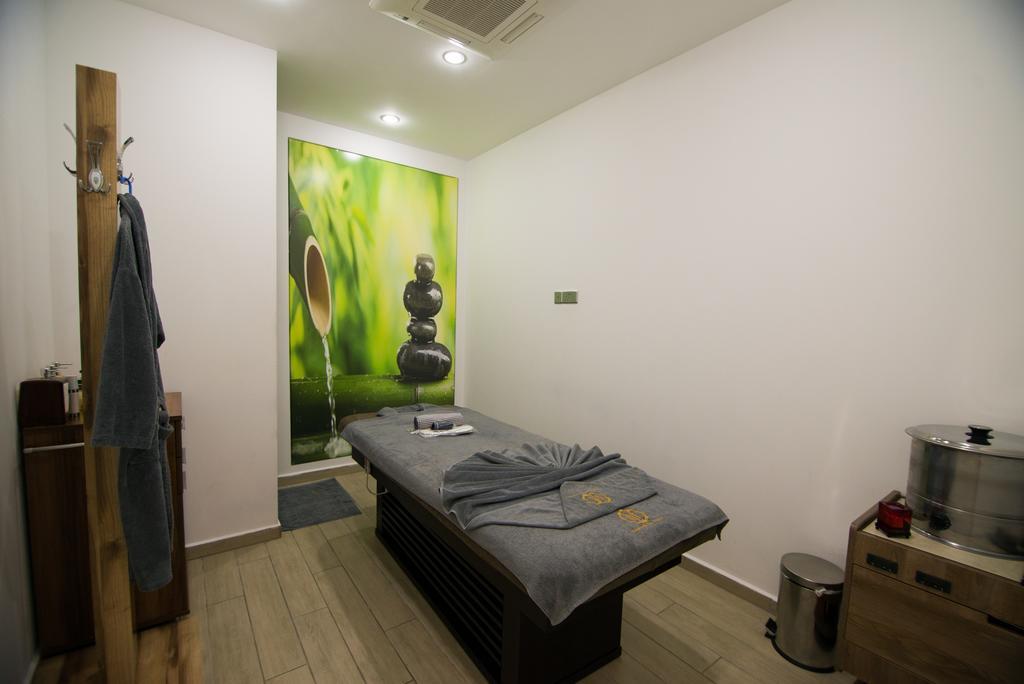 Aquamarine Luxury Residence Kerýnia Eksteriør bilde