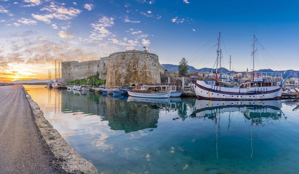 Aquamarine Luxury Residence Kerýnia Eksteriør bilde